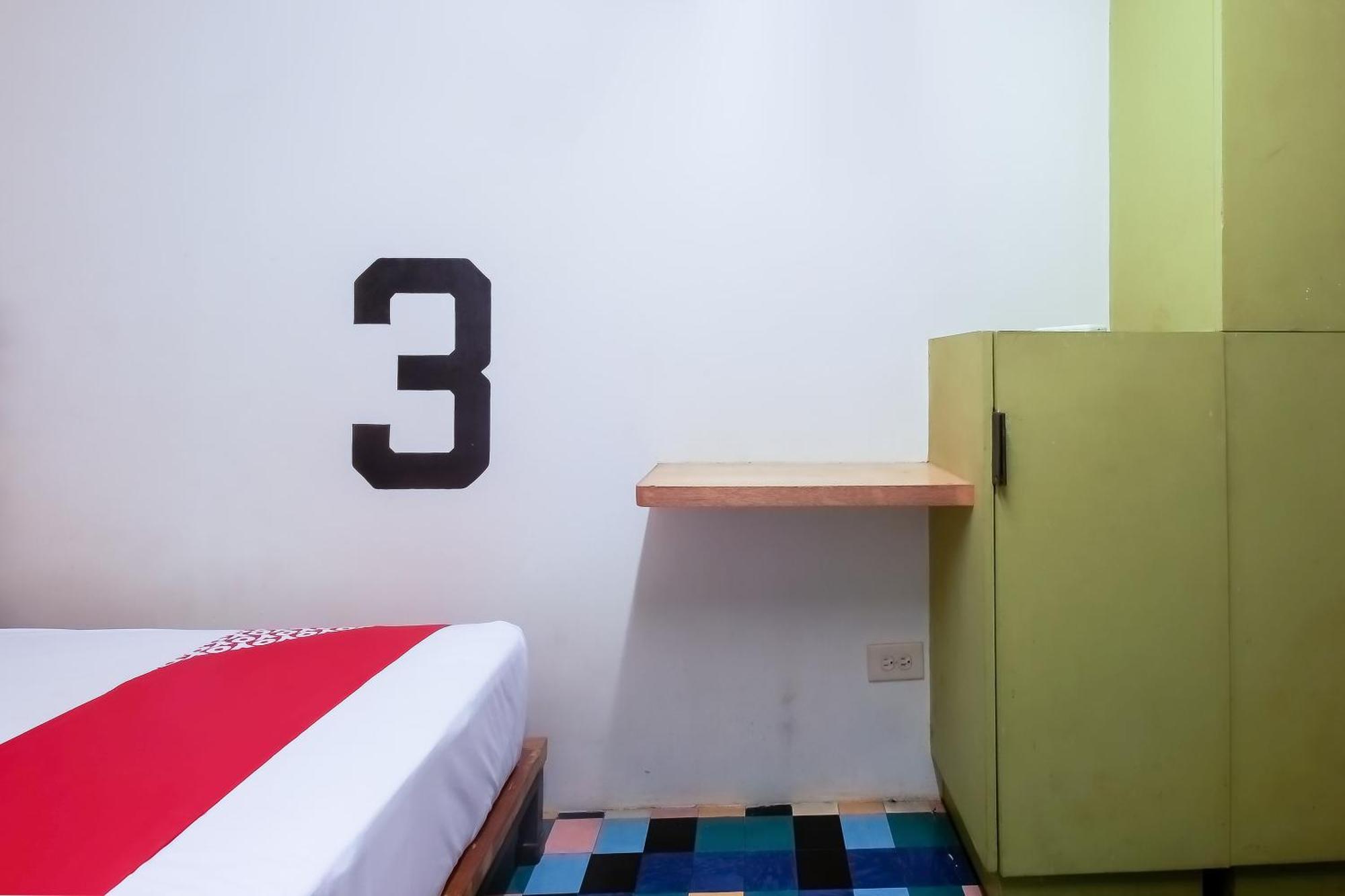Spot On Junction Hostel Makati City Exterior photo