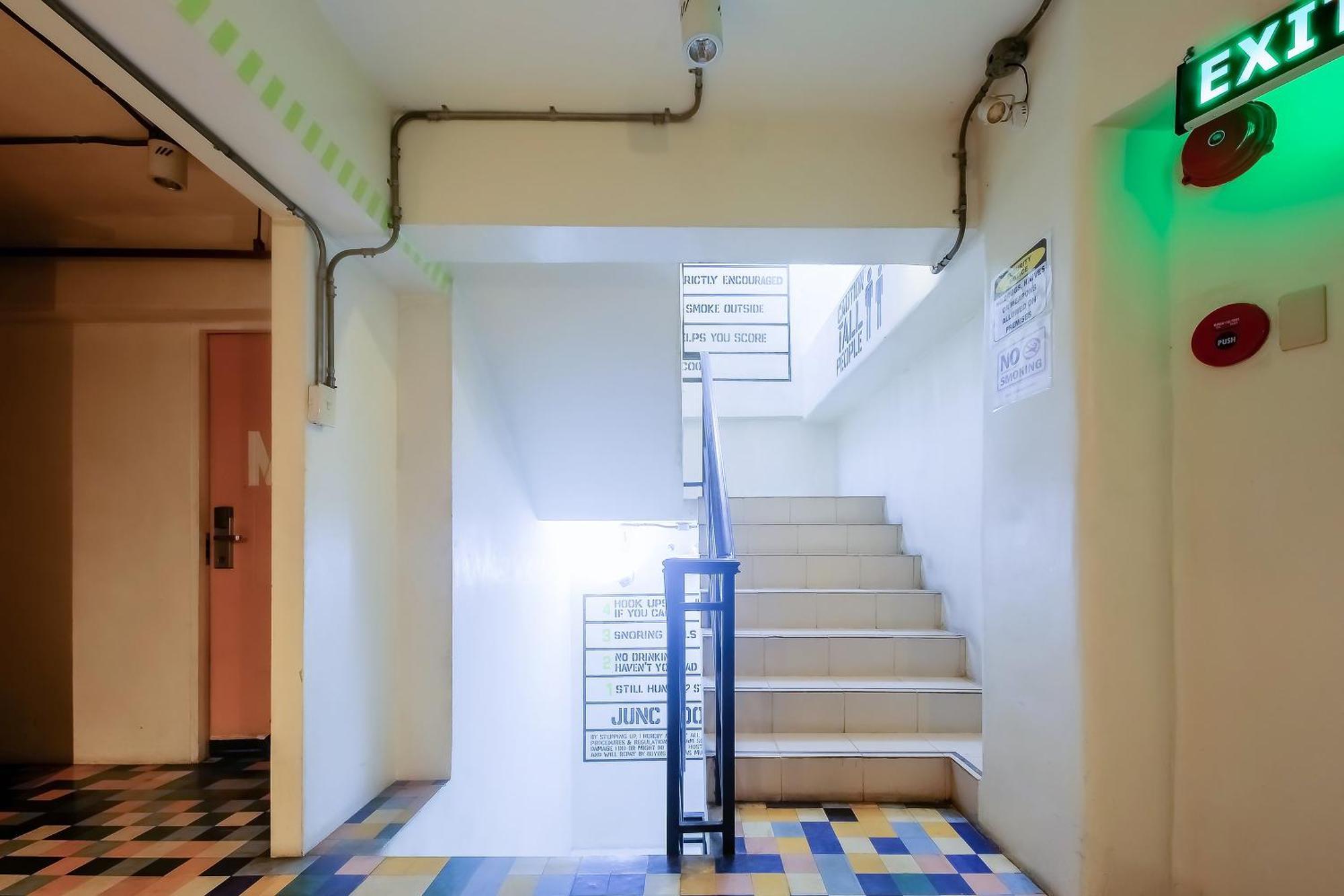 Spot On Junction Hostel Makati City Exterior photo
