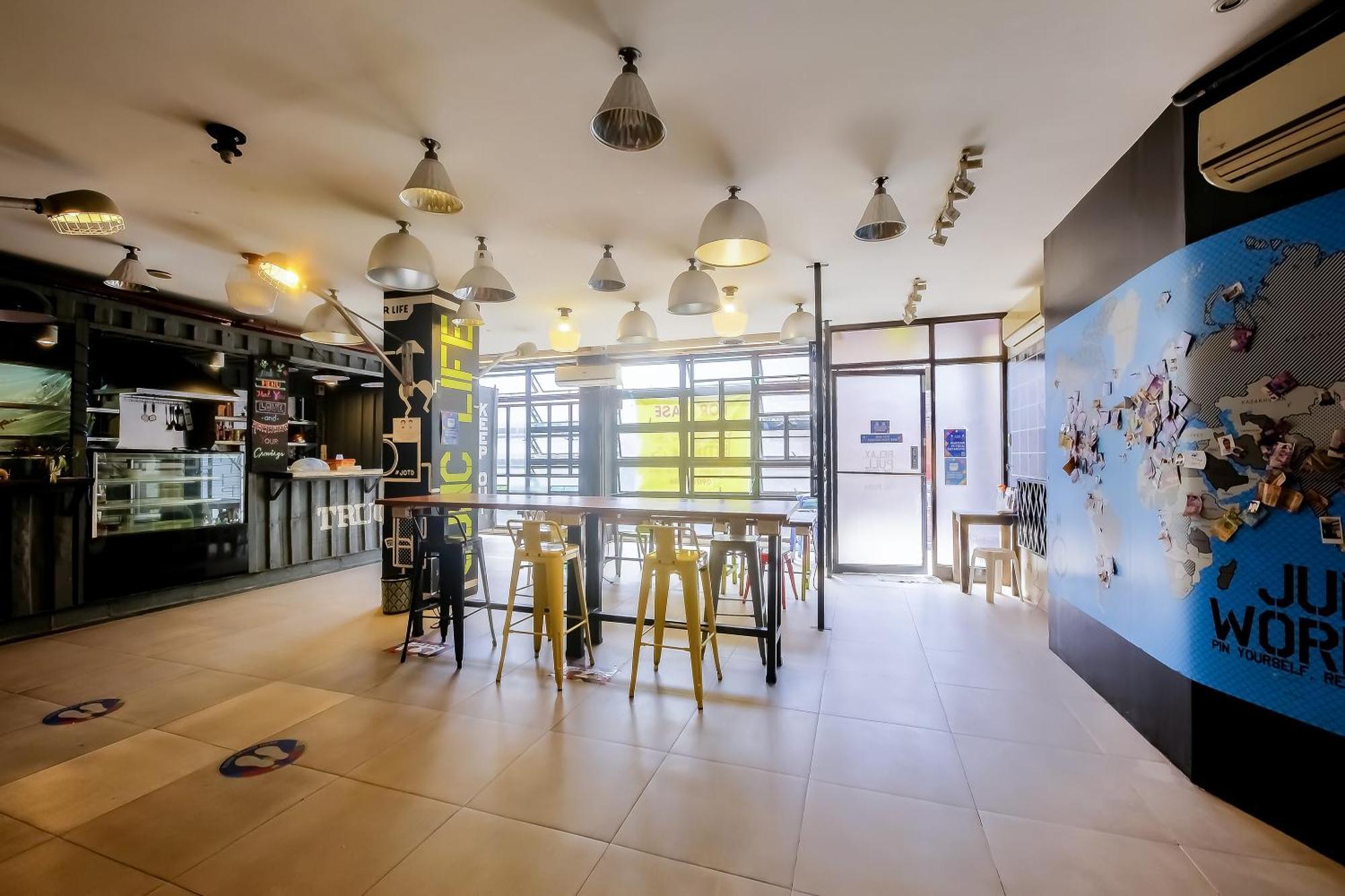 Spot On Junction Hostel Makati City Exterior photo