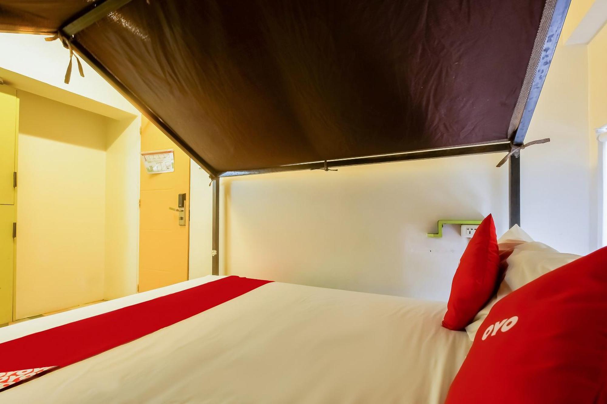 Spot On Junction Hostel Makati City Exterior photo